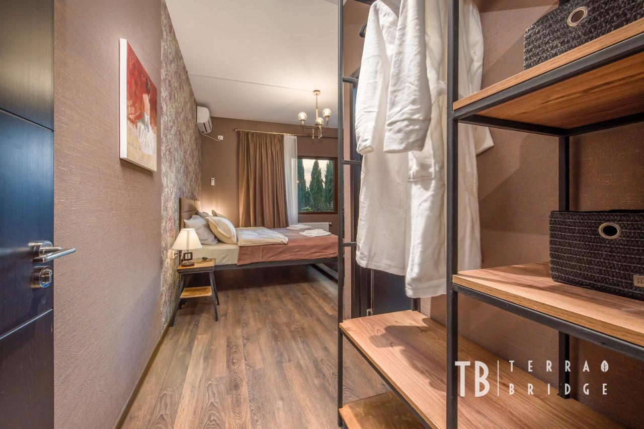 Terra Bridge Hotel Tbilisi Exterior photo