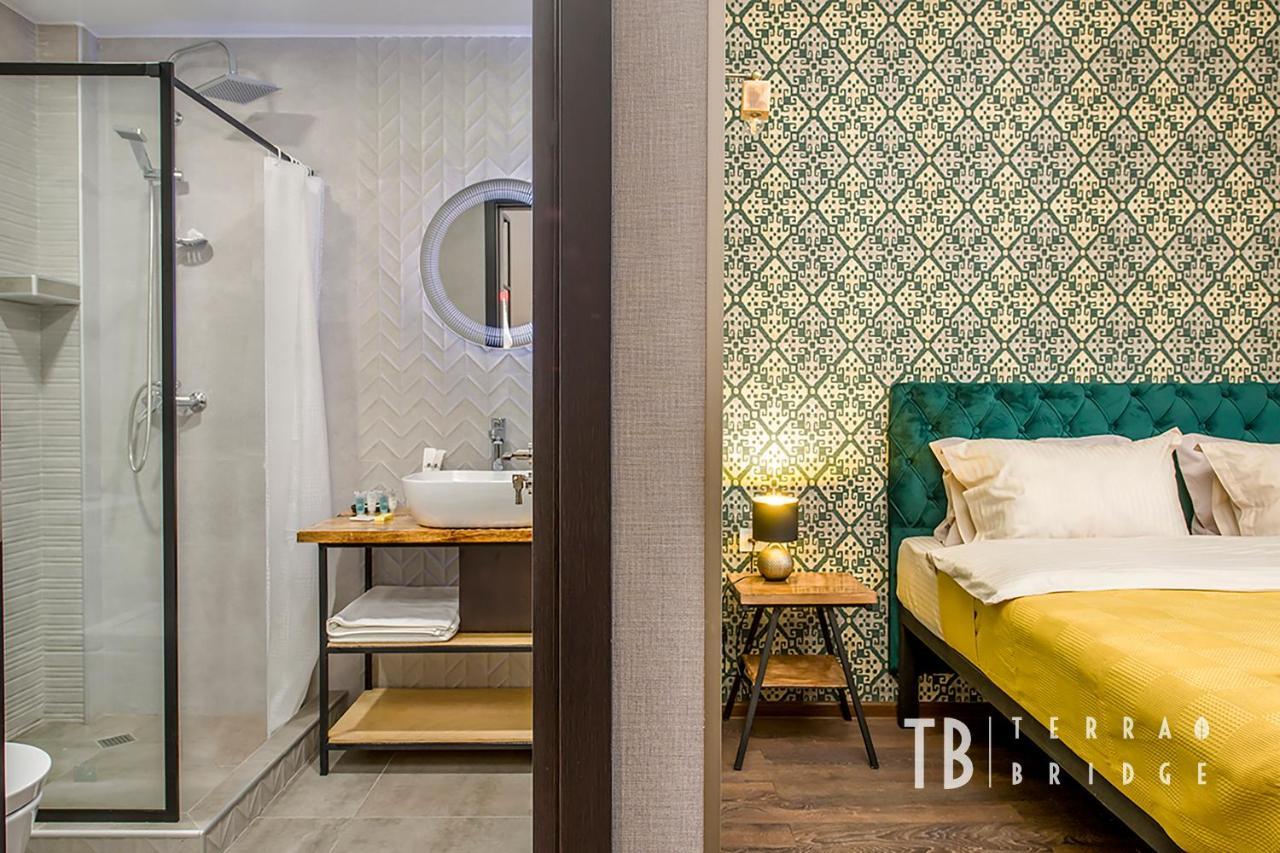 Terra Bridge Hotel Tbilisi Exterior photo