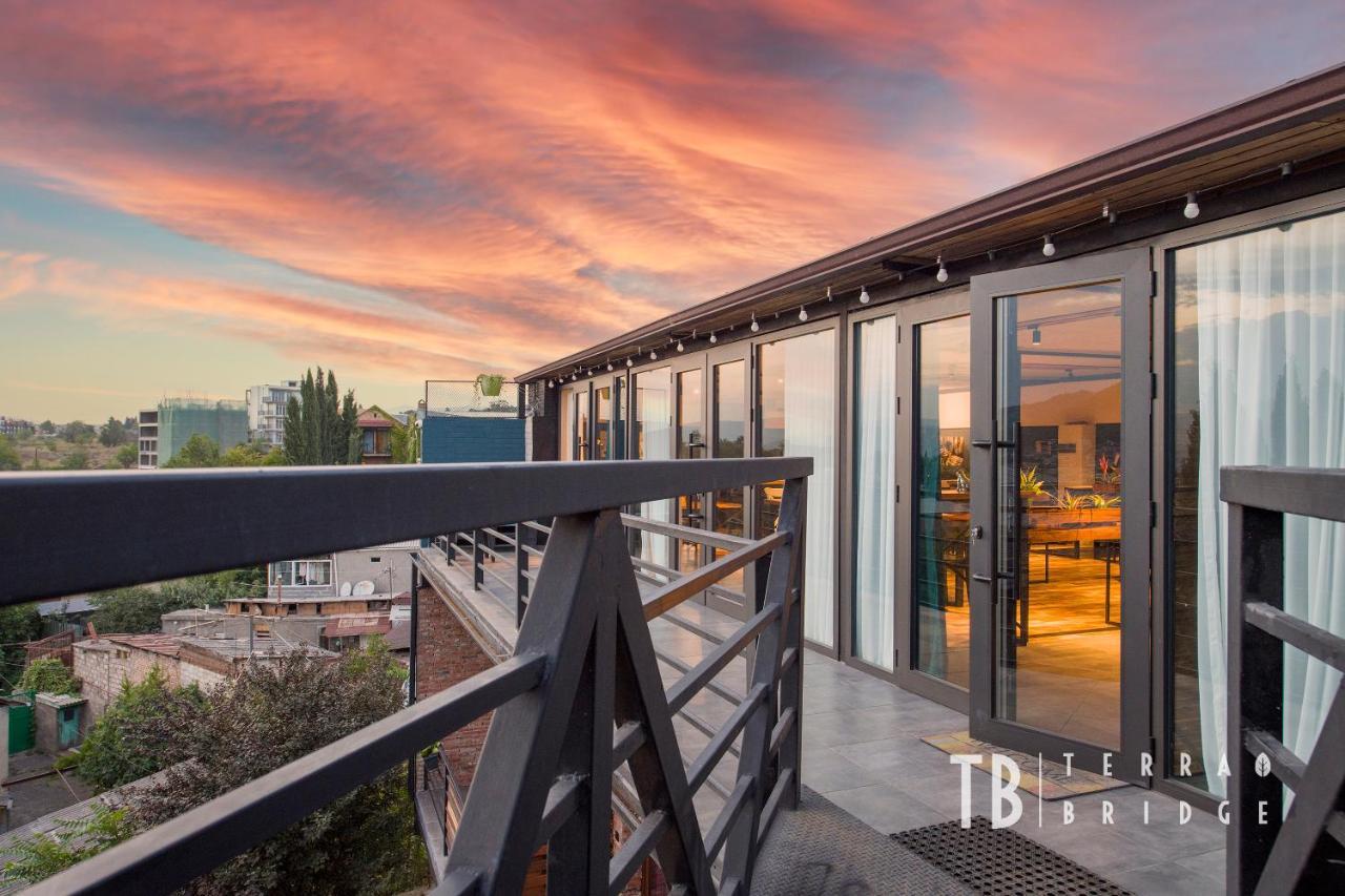 Terra Bridge Hotel Tbilisi Exterior photo