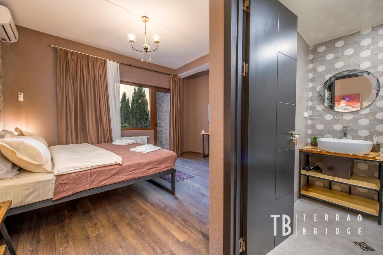 Terra Bridge Hotel Tbilisi Exterior photo